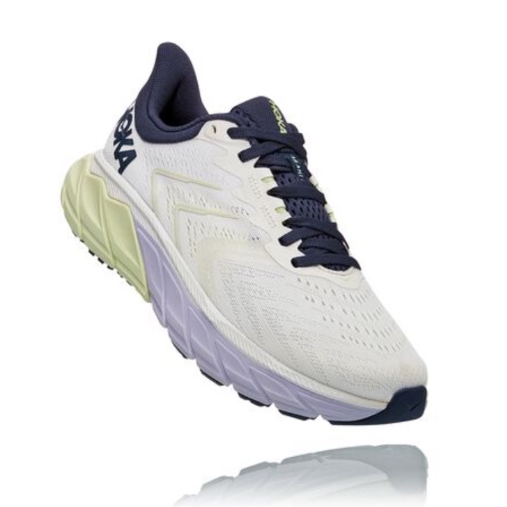 Hoka one one Womens Arahi 5 - Worn Once Sz 9